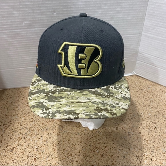 Cincinnatti Bengals New Era 59Fifty Low Pro Salute To Service 7 1/8 Cap Hat - Picture 1 of 9